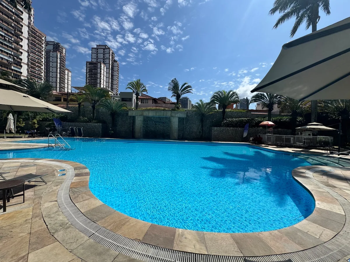 Piscina do resort