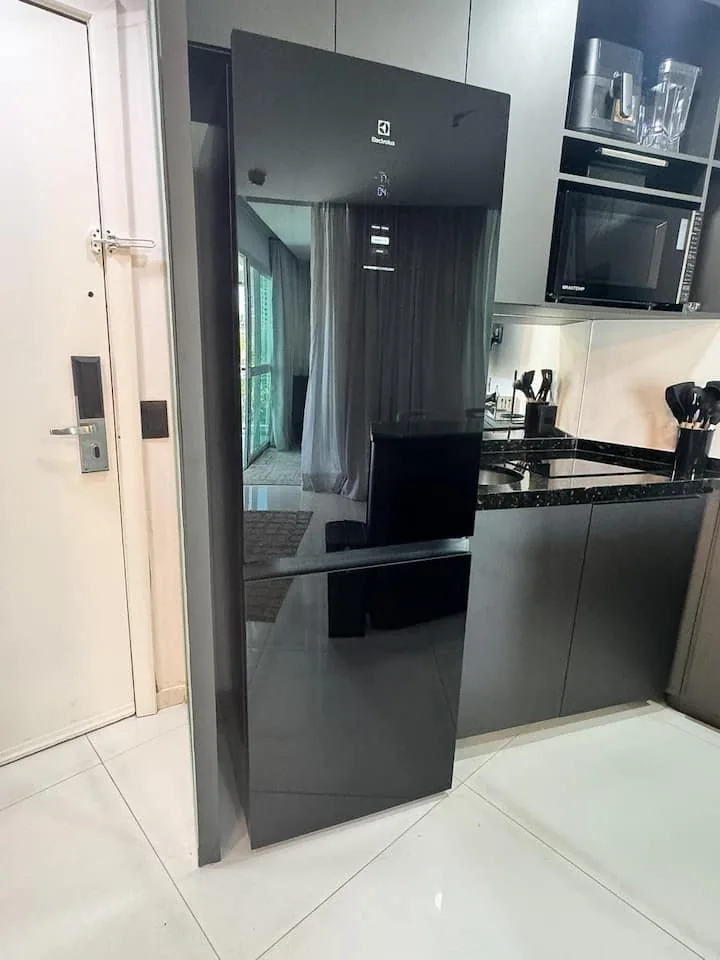 Geladeira Electrolux preta