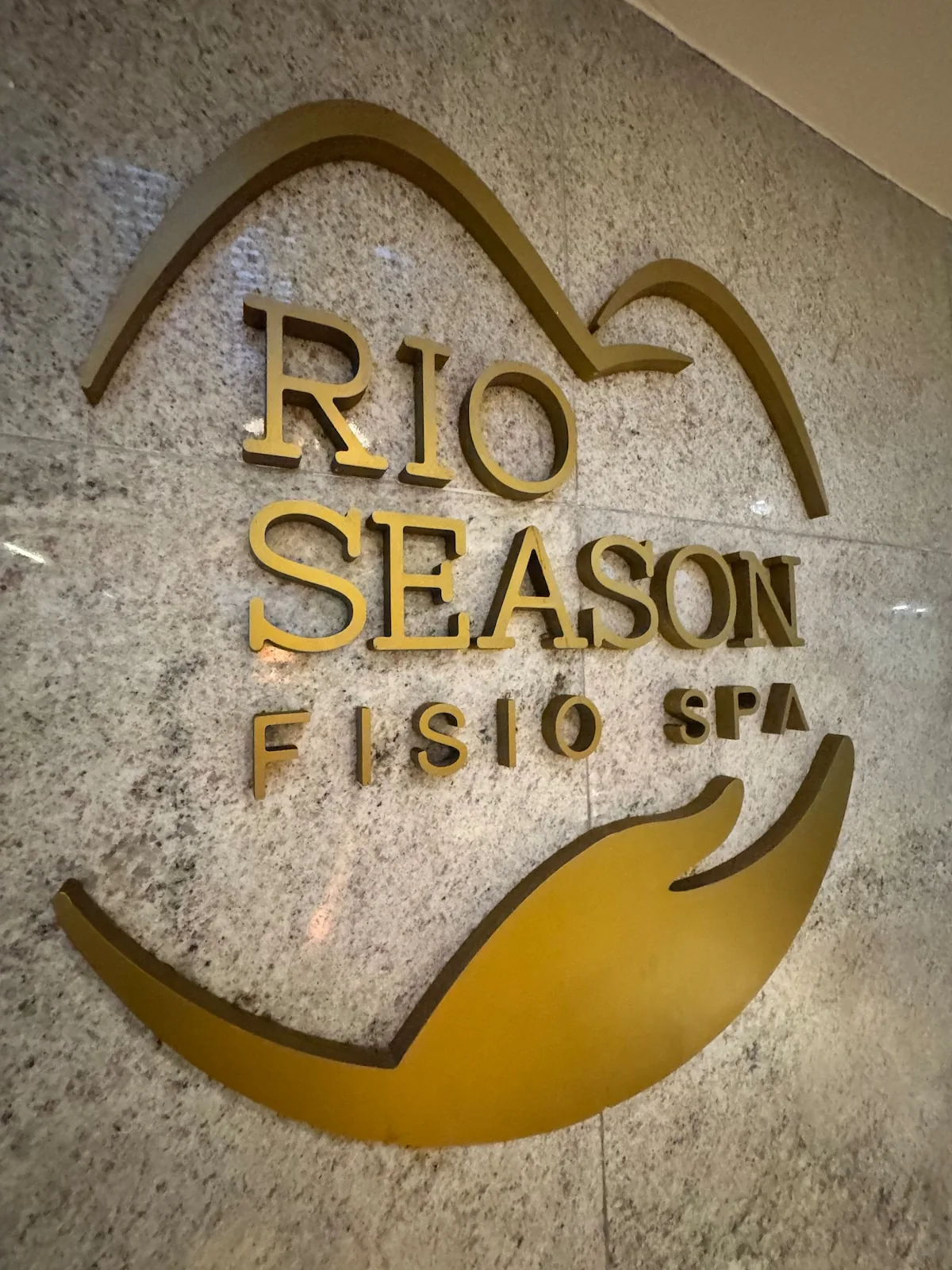 Letreiro do spa Rio Season